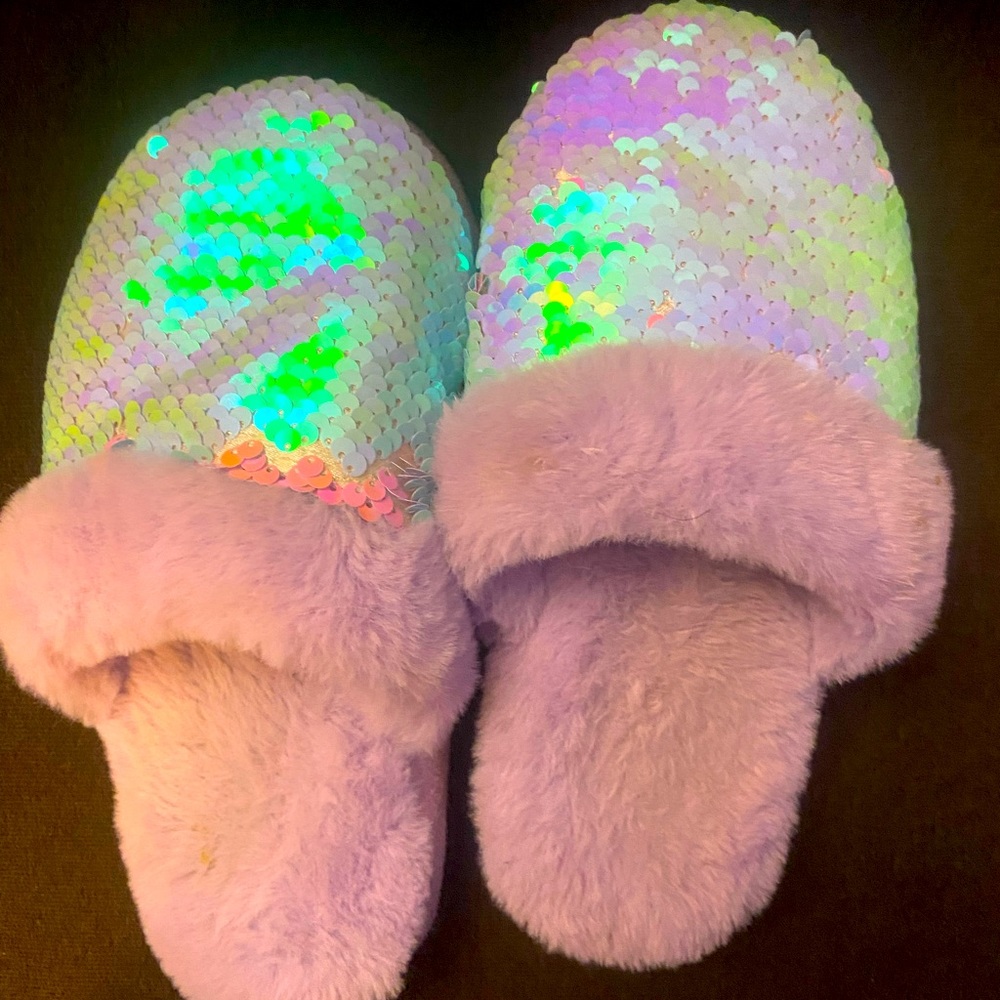 More Than Magic Girls iridescent Sequin Slippers Size 13-1